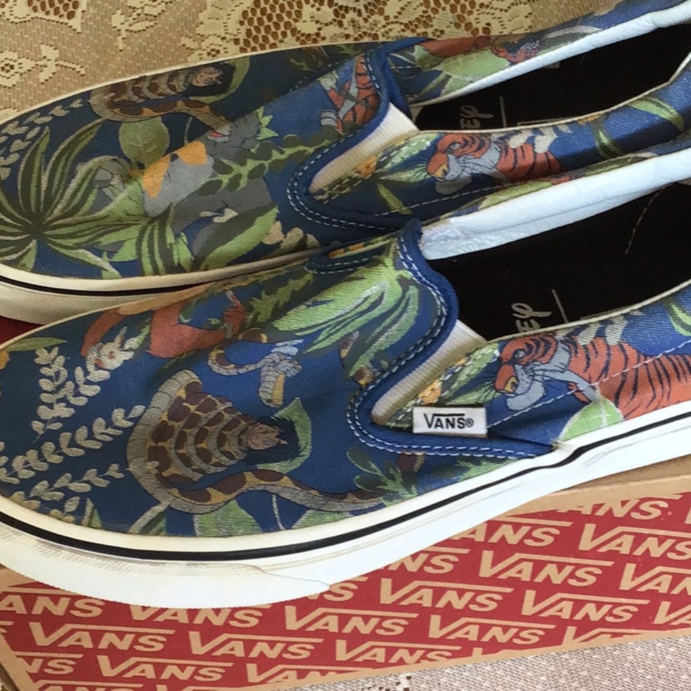 Vans Disney limited edition highly collectible jungle book sneakers tennis shoe - Picture 2 of 6